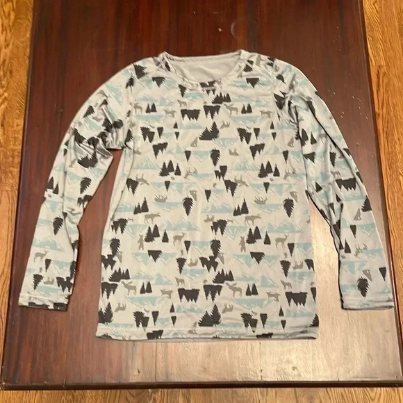 Magellan baselayer, moose and wolf print shirt youth size large - Picture 1 of 3